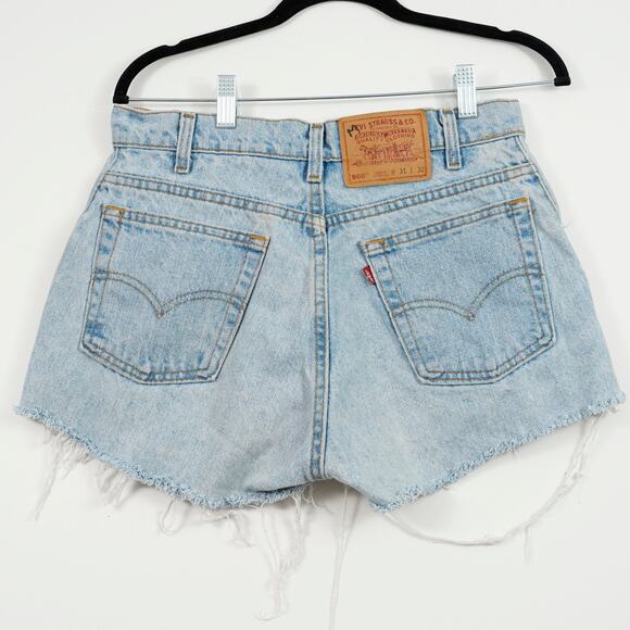 Vintage Levi’s 560 Cut-Off Denim Shorts Light Wash Made in USA 30” by Petros - Picture 2 of 12